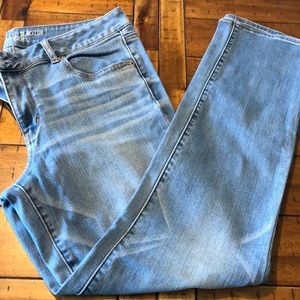 American Eagle straight leg jeans